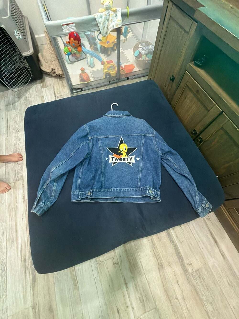 Vintage Warner Bros Studio Store Tweety Bird Embroidered Denim Jacket